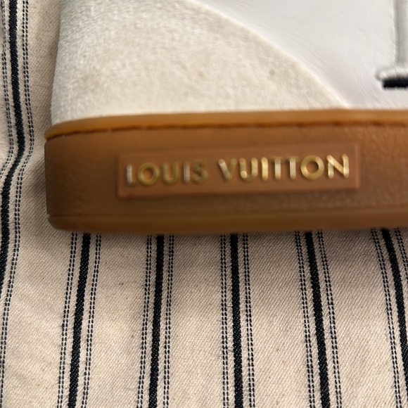 Louis Vuitton Sneaker 1A5790 37.5 Box Dust Bag extra shoe strings - Picture 8 of 8